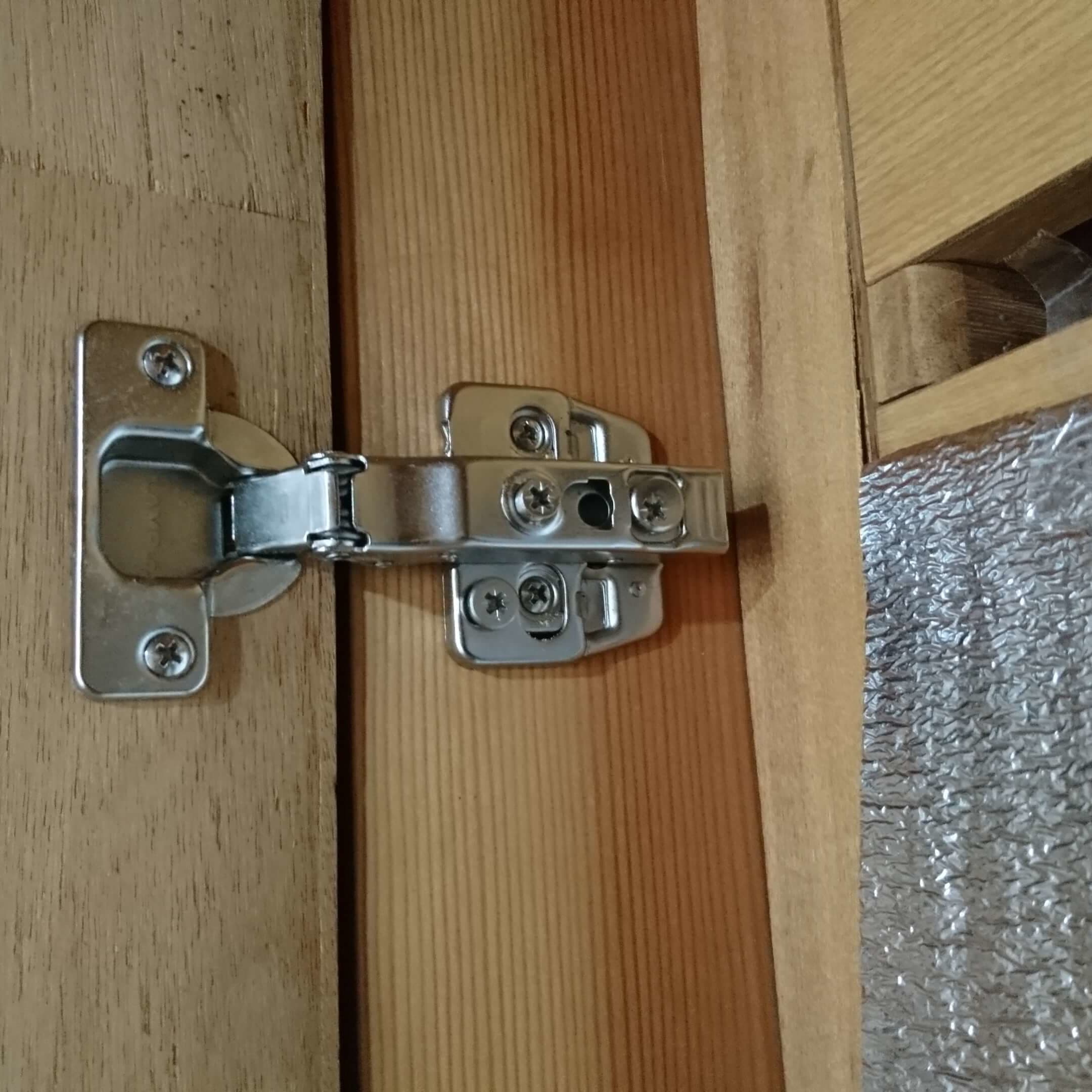 蝶番の調整・交換 名古屋市東区 | 蝶番の調整・交換なら建具修理の窓口名古屋市東区