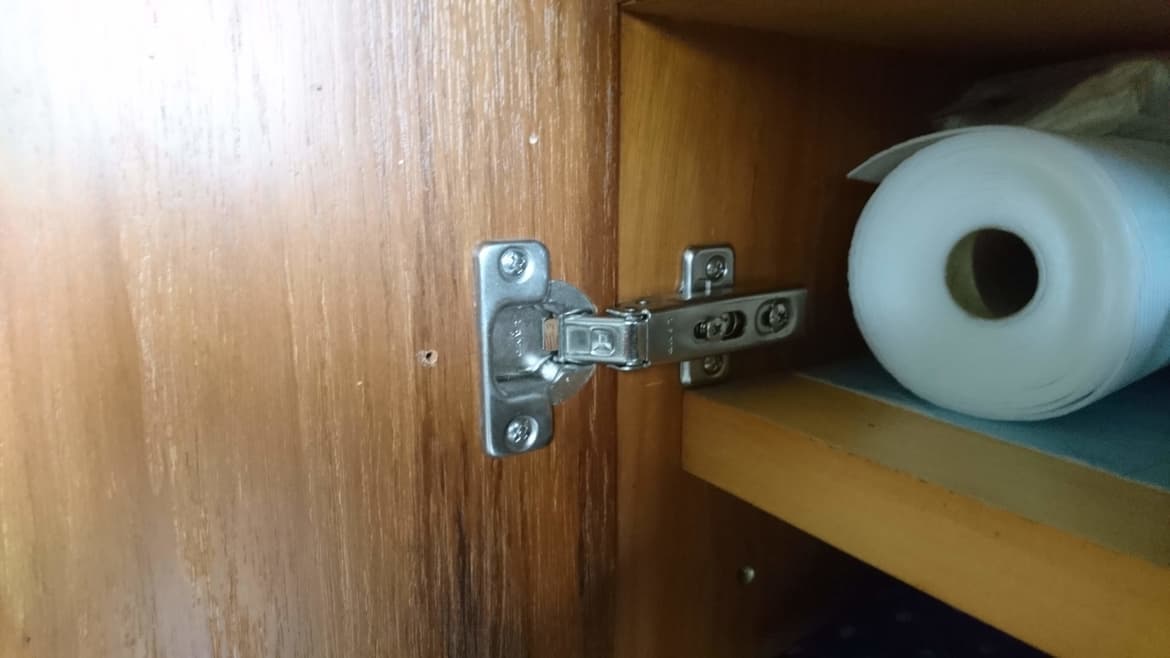 蝶番の調整・交換なら名古屋市東区の建具修理の窓口名古屋市東区
